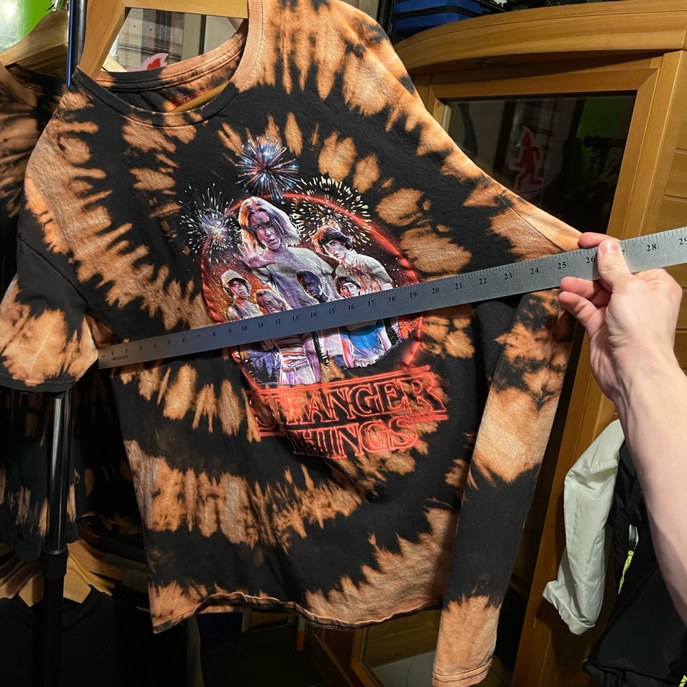 Stranger Things Custom Reverse Dye Spiral Mens Si… - image 6